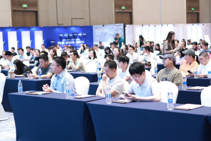 一場發(fā)布會，一場千人狂歡嘉年華 | 2025萬磊廣佛千人行完滿成功