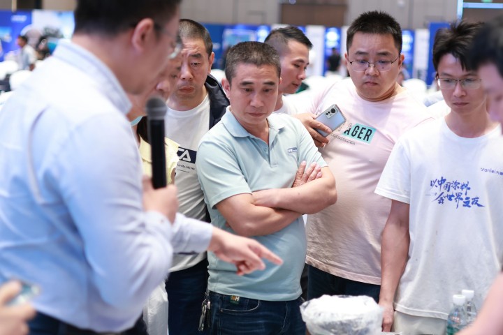 一場發(fā)布會，一場千人狂歡嘉年華 | 2025萬磊廣佛千人行完滿成功